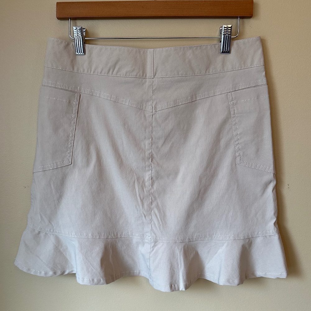 Athleta size 6 Ruffled Skirt with side pockets - Picture 2 of 8